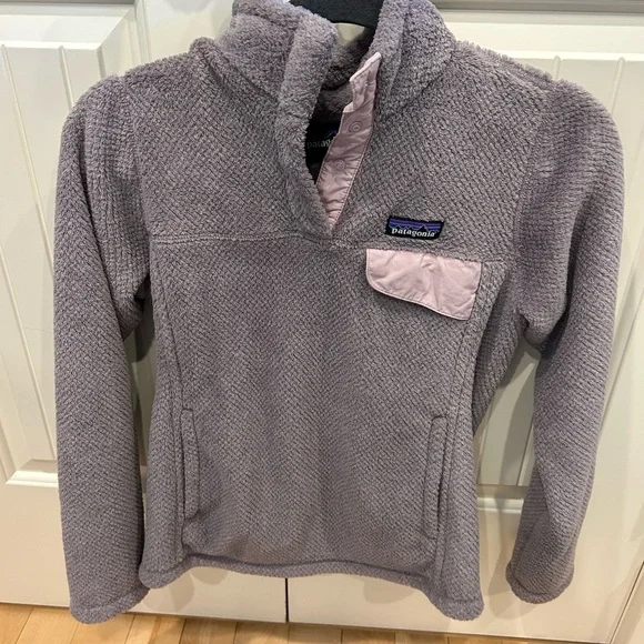Patagonia Purple Fleece Pullover gently to barely used - Picture 2 of 3